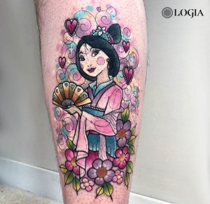 Tatuaje geisha en la pierna Hannah Mai